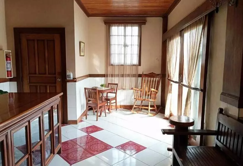 ユースホステル Twin Room In Casa De Piedra Pension House