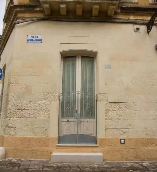 تختخواب و صبحانه Vico Sferracavalli