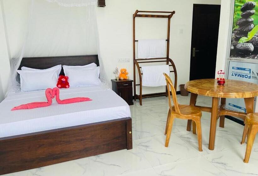 فندق Blue Waves Ocean Mirissa