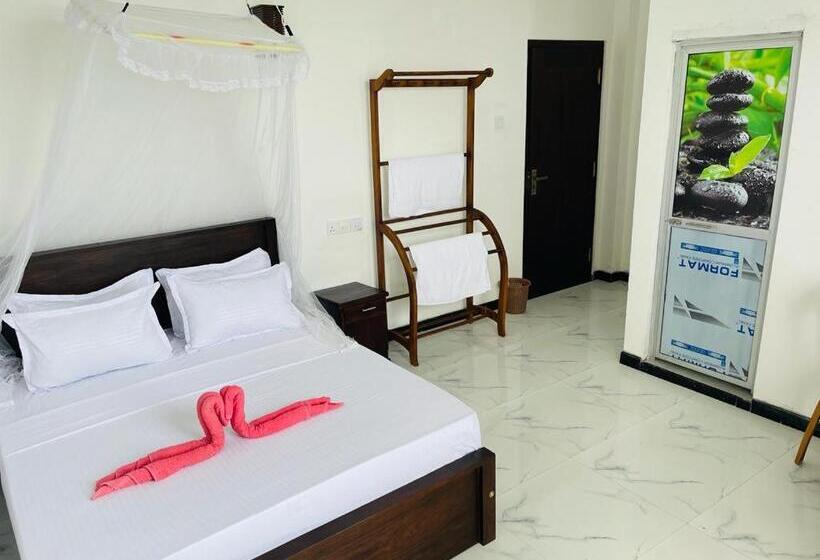 فندق Blue Waves Ocean Mirissa