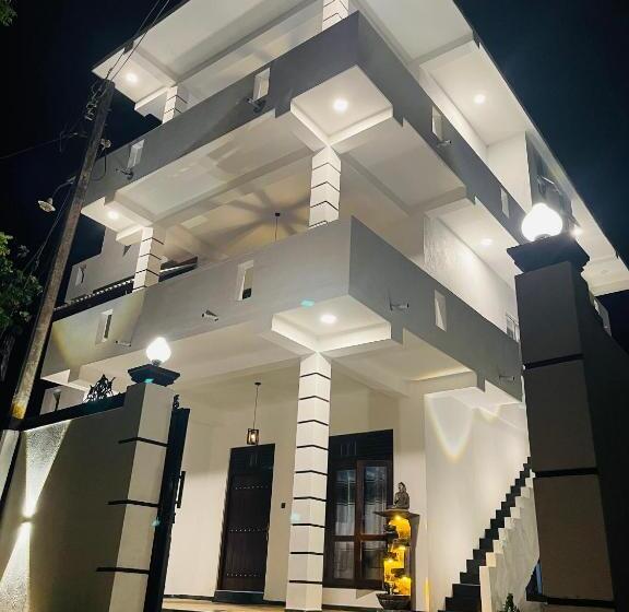 فندق Blue Waves Ocean Mirissa