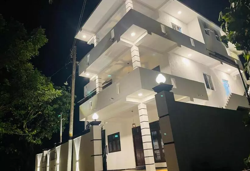 Hotelli Blue Waves Ocean Mirissa