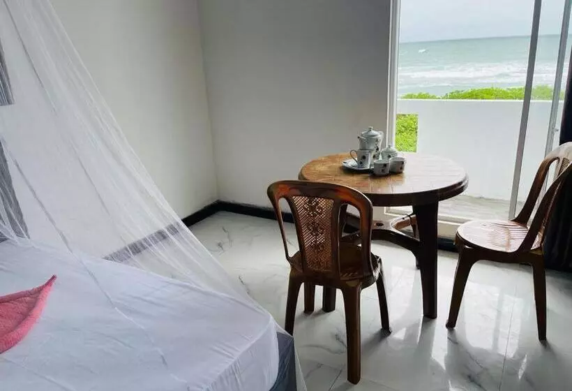 Hotelli Blue Waves Ocean Mirissa