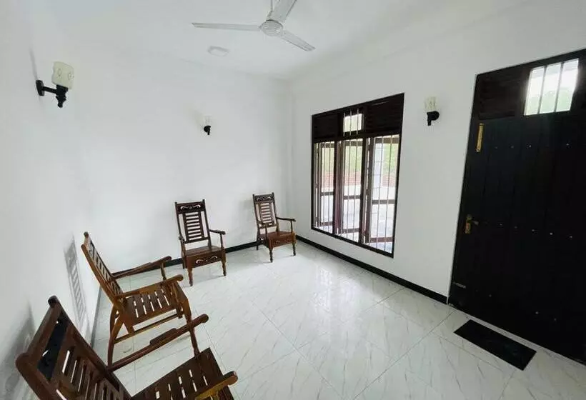 Hotelli Blue Waves Ocean Mirissa