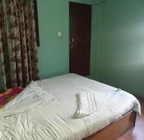 هتل Dolalghat Beach