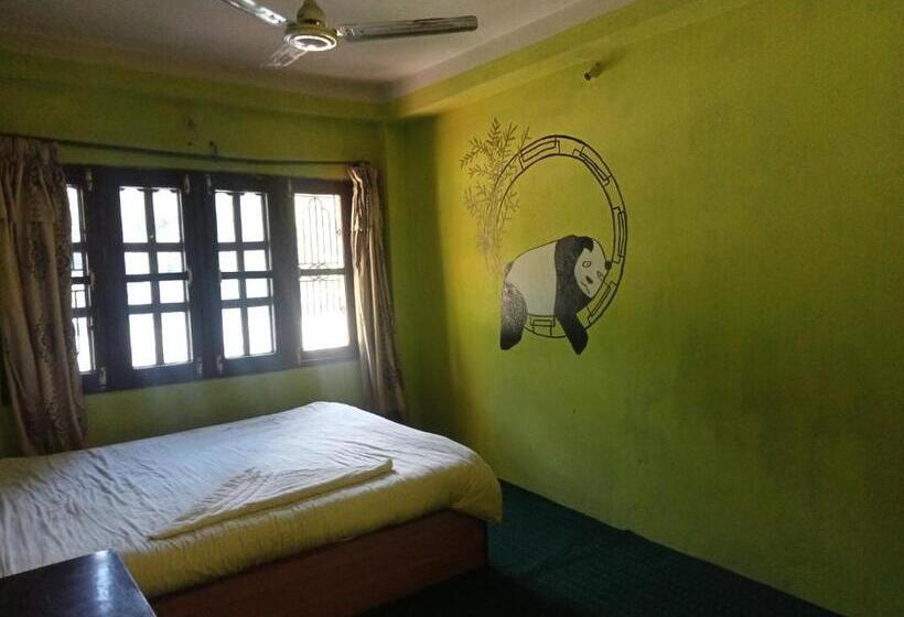 هتل Dolalghat Beach