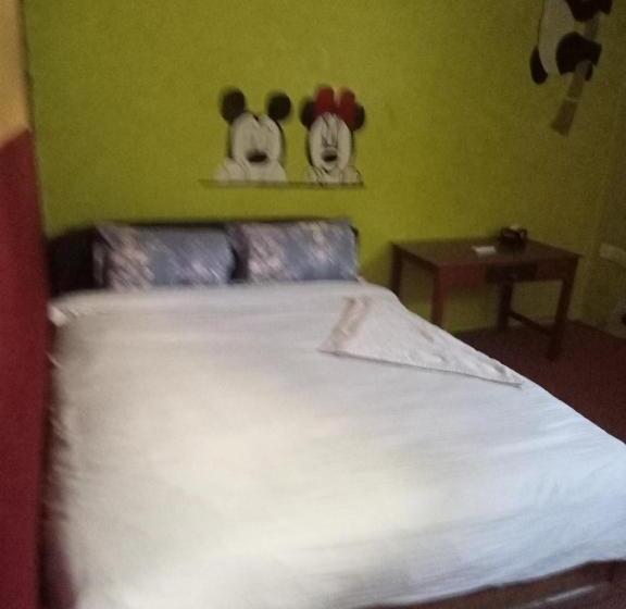 هتل Dolalghat Beach