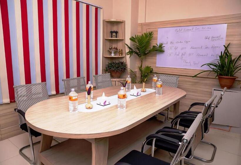 هتل Everest Inn Pvt. Ltd