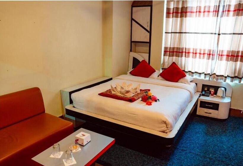 هتل Everest Inn Pvt. Ltd