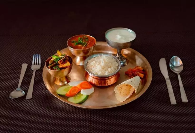 هتل Everest Inn Pvt. Ltd