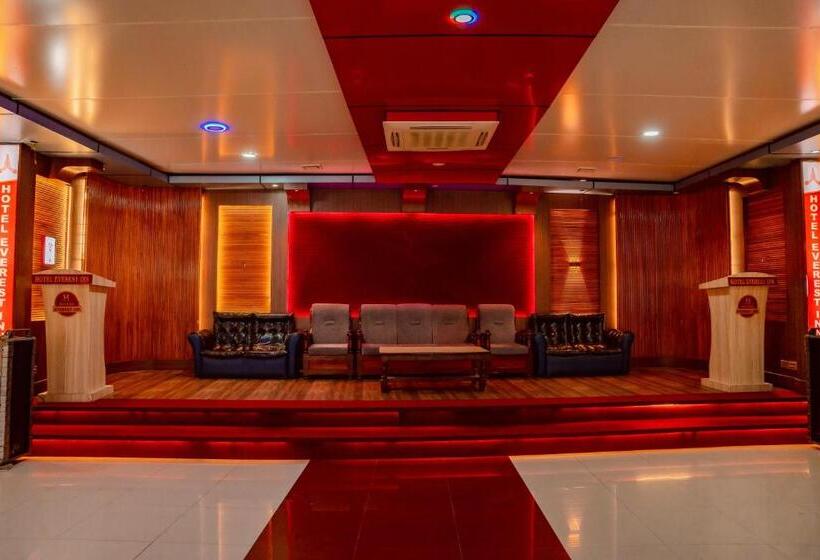 هتل Everest Inn Pvt. Ltd