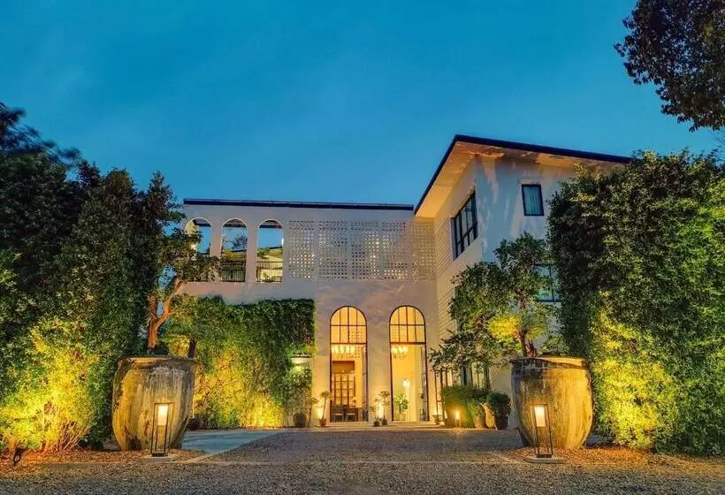 Hotelli O2 The Residence โอทู เดอะ เรสซิเดนซ์