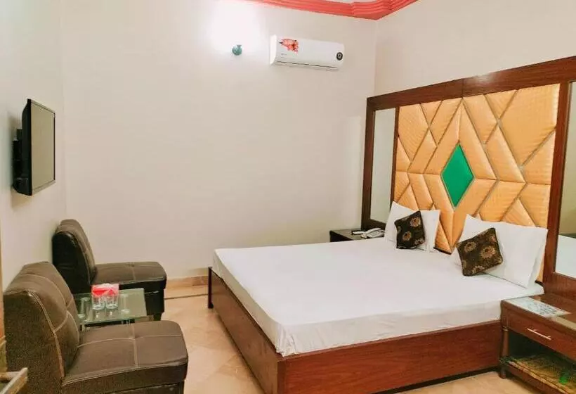 The Family Hotel In Karachi