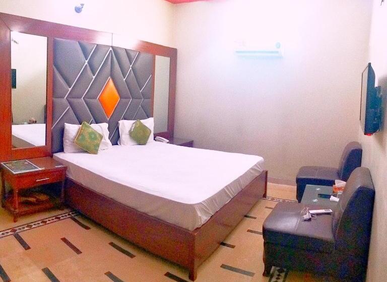 The Family Hotel In Karachi