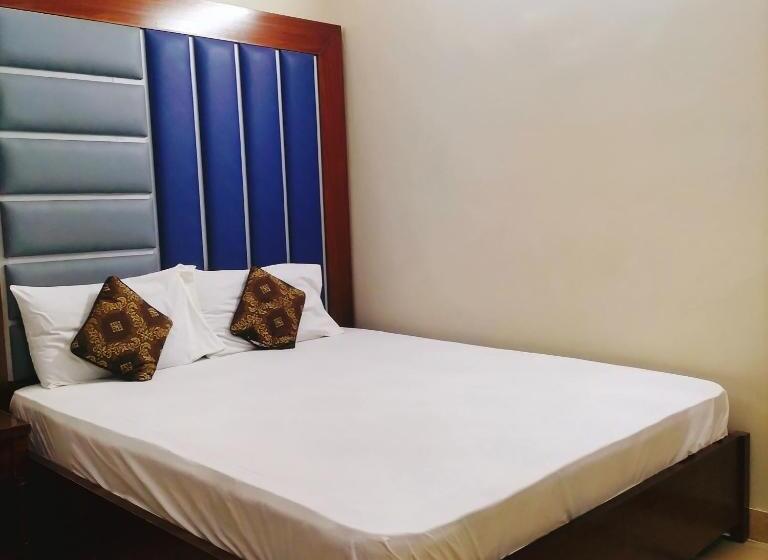 The Family Hotel In Karachi