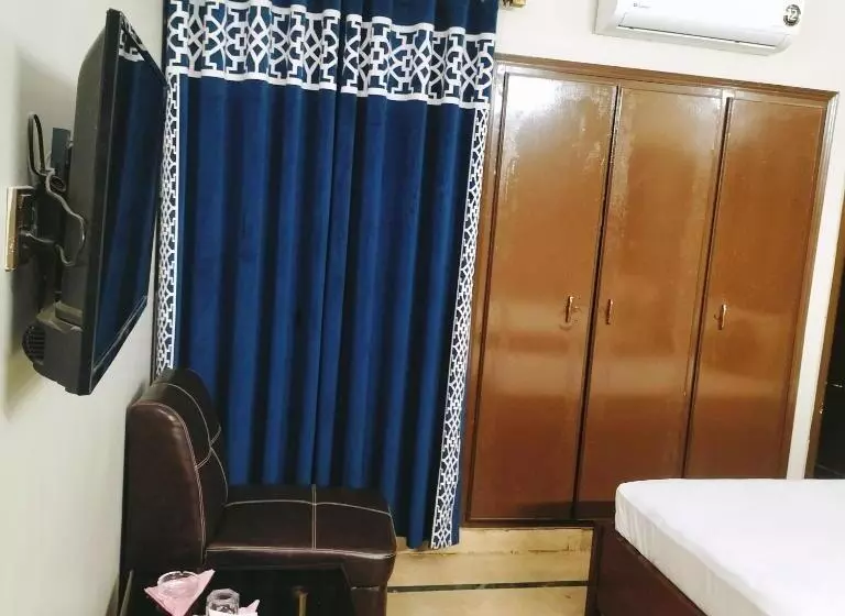 The Family Hotel In Karachi