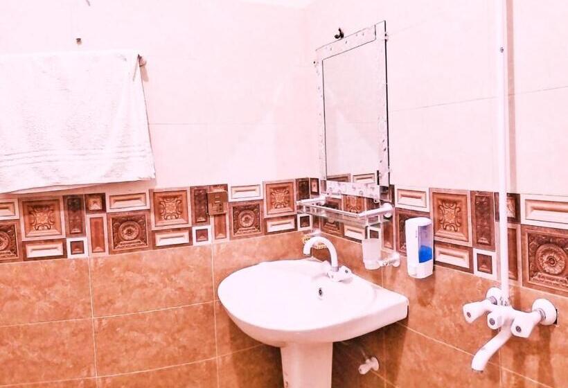 The Family Hotel In Karachi