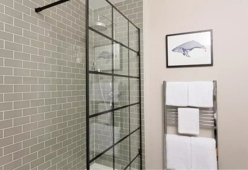 Hotelli The Whittling House