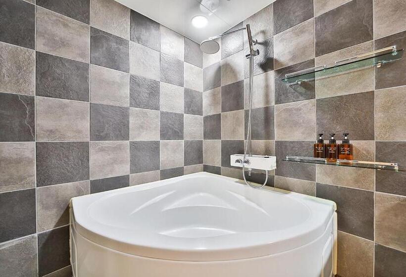 Hotel Yeogiuhtte Gumi Indong 2