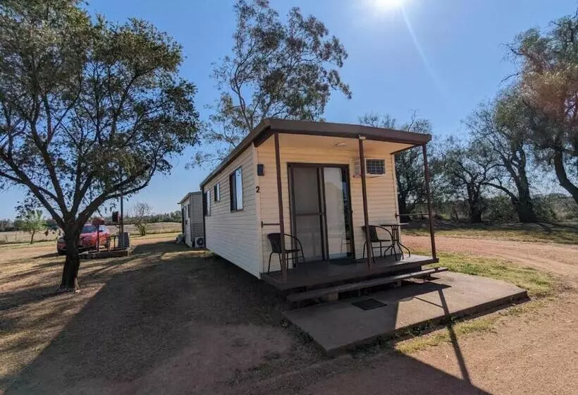 モーテル Narromine Rockwall Tourist Park