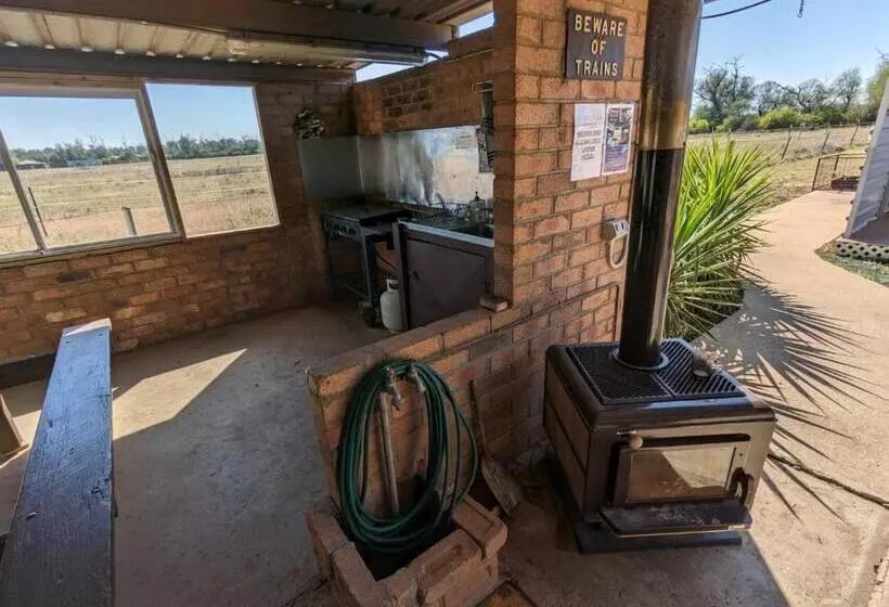 モーテル Narromine Rockwall Tourist Park