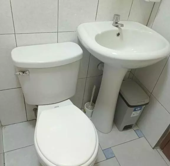 ペンション Confortable Habitación Doble Frente Al Aeropuerto
