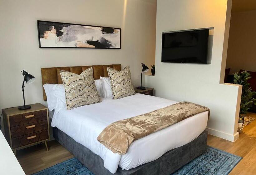 The Tokyo 708   Family Studio