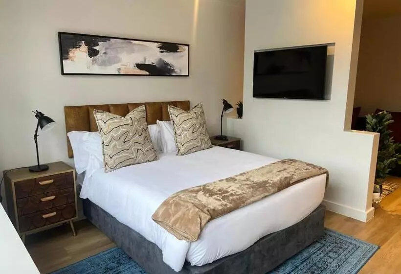 The Tokyo 708   Family Studio