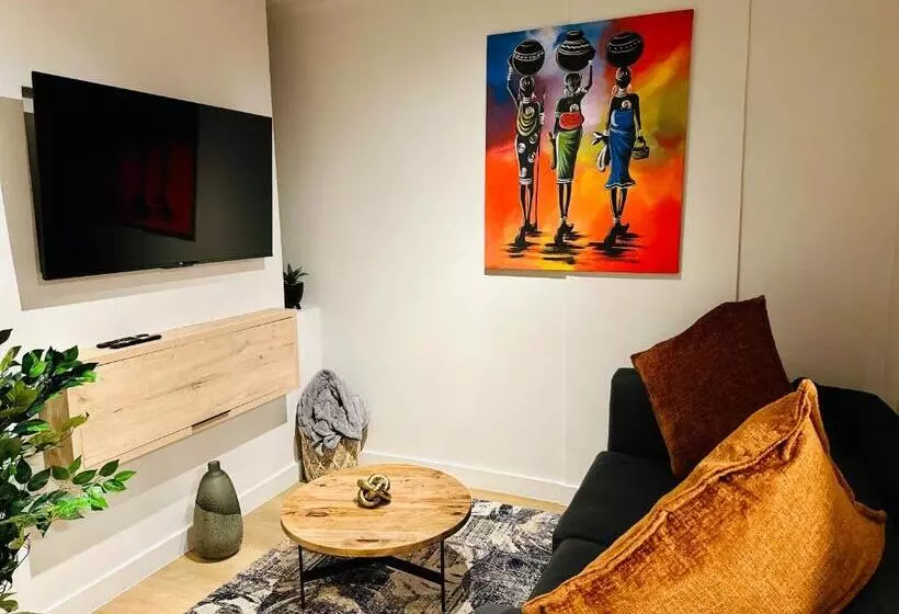 The Tokyo 708   Family Studio