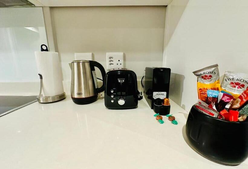 The Tokyo 708   Family Studio