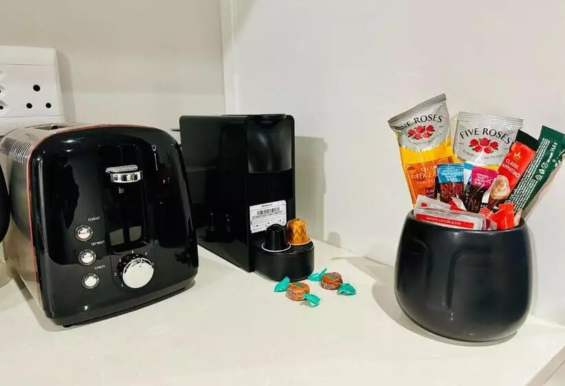 The Tokyo 708   Family Studio