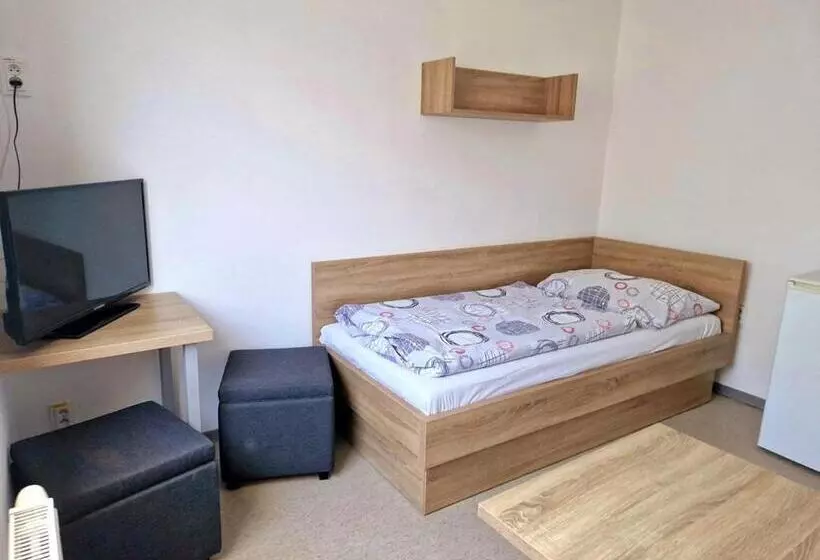 Retkeilymaja Ubytovňa železničná