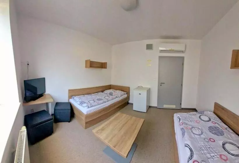 Retkeilymaja Ubytovňa železničná