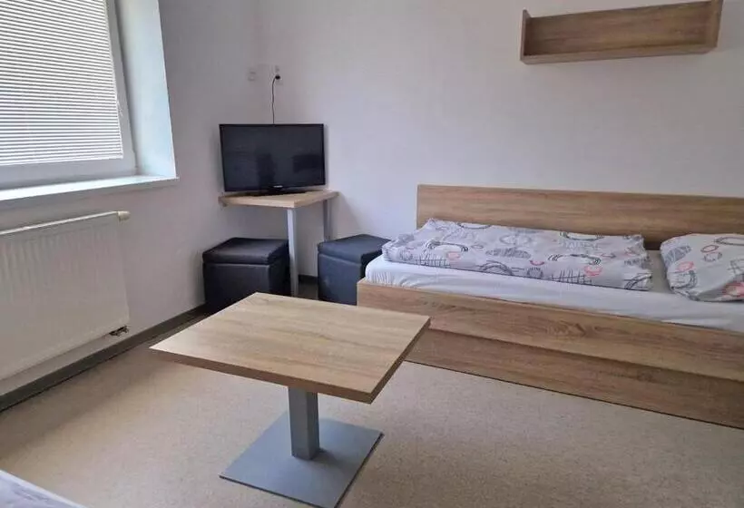 Retkeilymaja Ubytovňa železničná