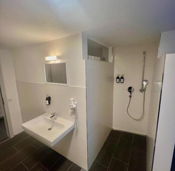 تختخواب و صبحانه Genta