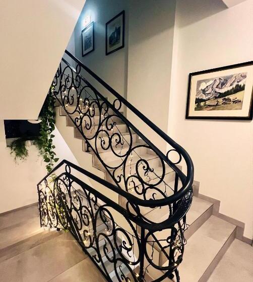 تختخواب و صبحانه Genta