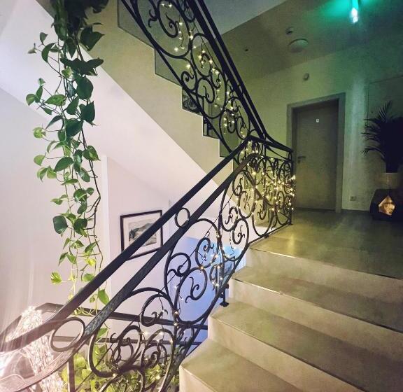 تختخواب و صبحانه Genta