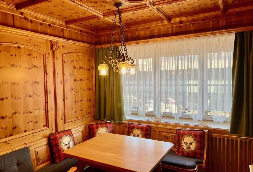 تختخواب و صبحانه Genta