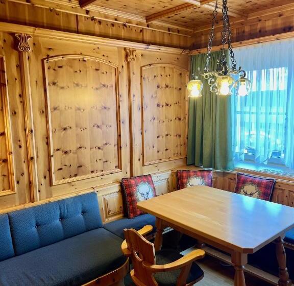 تختخواب و صبحانه Genta