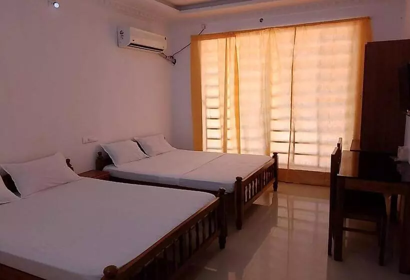 ベッドアンドブレックファースト Somatheertham Panchakarma Resort