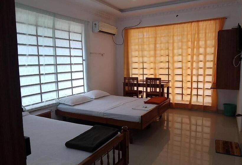 مبيت وإفطار Somatheertham Panchakarma Resort