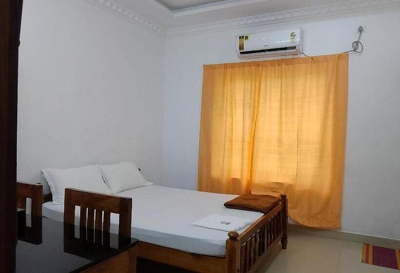 مبيت وإفطار Somatheertham Panchakarma Resort