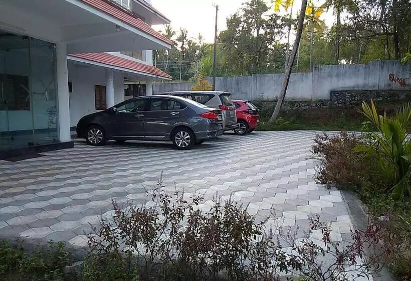 ベッドアンドブレックファースト Somatheertham Panchakarma Resort