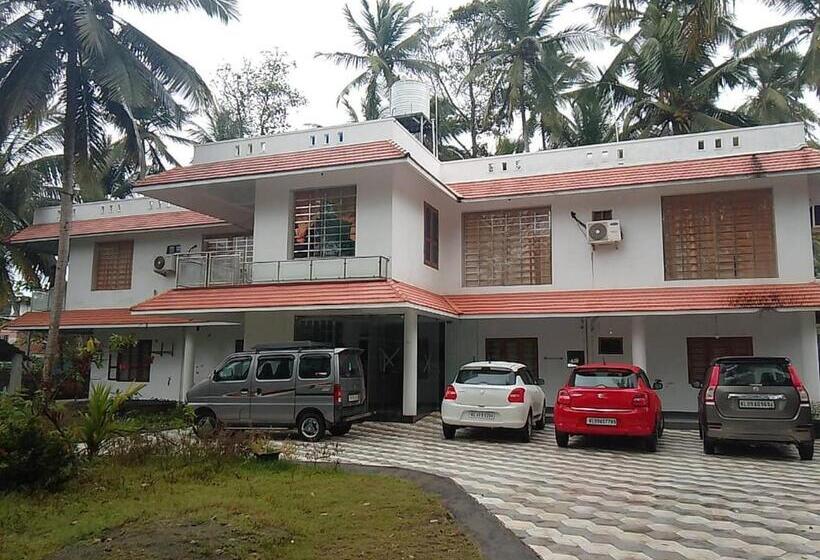 مبيت وإفطار Somatheertham Panchakarma Resort