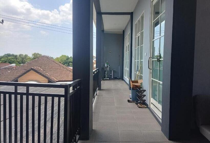 ホテル Capital O 93118 Asera Homestay