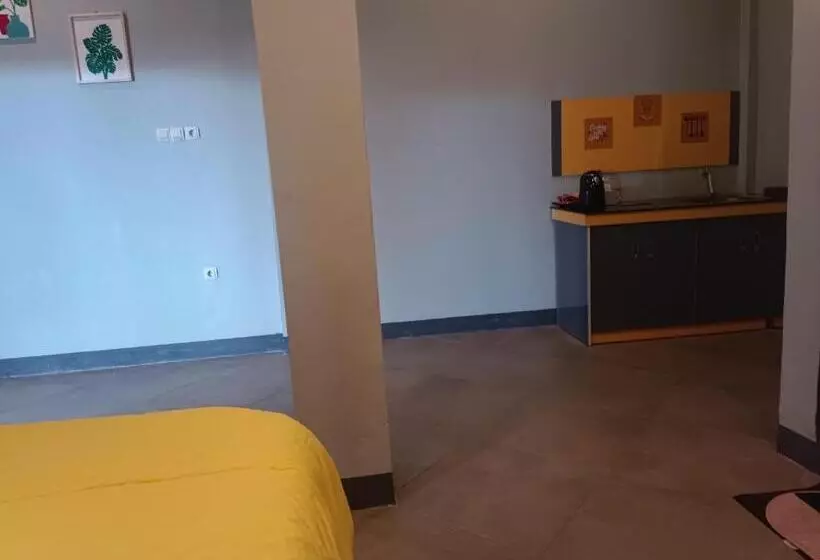 ホテル Capital O 93118 Asera Homestay