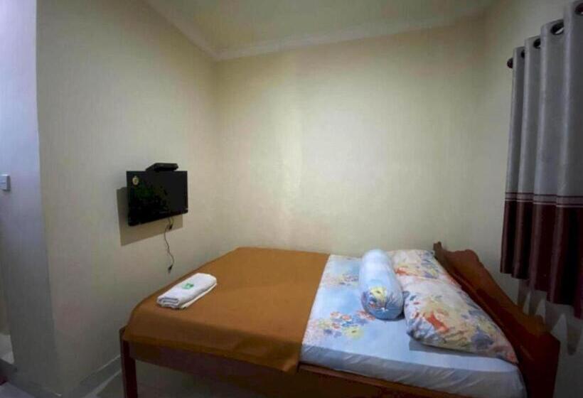 בית מלון כפרי Capital O 93124 Lombok Northis Homestay