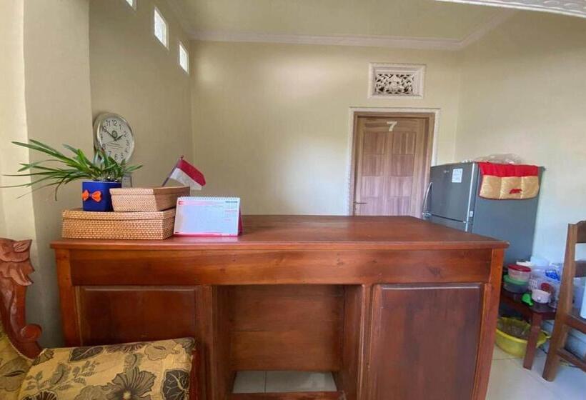 בית מלון כפרי Capital O 93124 Lombok Northis Homestay