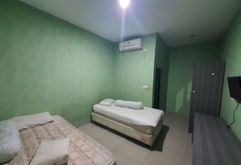 Отель Oyo 93109 Garden Homestay 1 Tpr