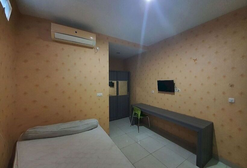 Отель Oyo 93109 Garden Homestay 1 Tpr